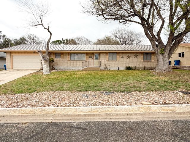 1120 Nancy Beth Dr, Kerrville, TX 78028
