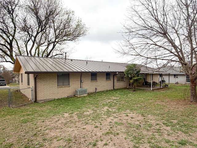 1120 Nancy Beth Dr, Kerrville, TX 78028