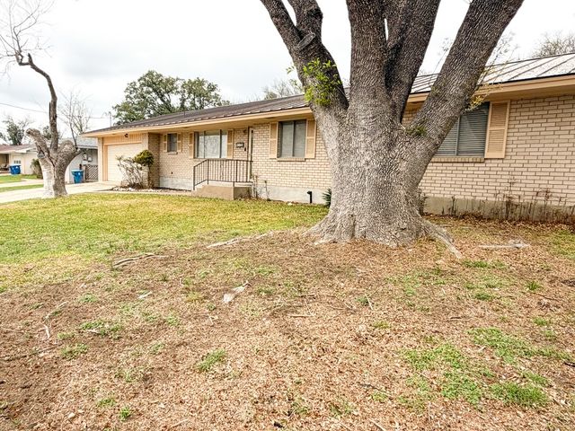 1120 Nancy Beth Dr, Kerrville, TX 78028