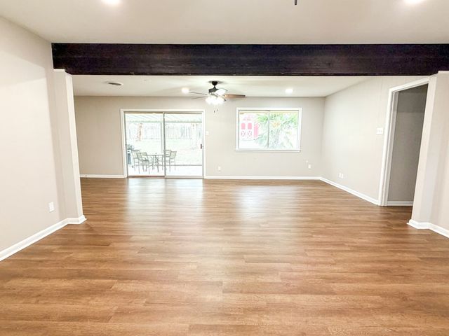 1120 Nancy Beth Dr, Kerrville, TX 78028