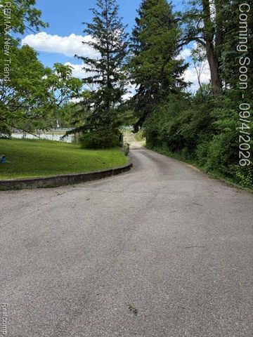 8715 N Wayne Road, Westland, MI 48185