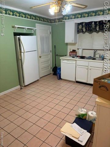 8715 N Wayne Road, Westland, MI 48185