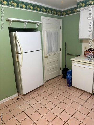 8715 N Wayne Road, Westland, MI 48185