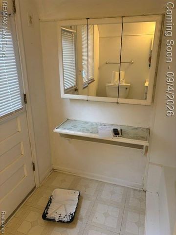 8715 N Wayne Road, Westland, MI 48185