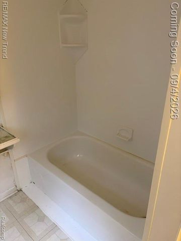 8715 N Wayne Road, Westland, MI 48185