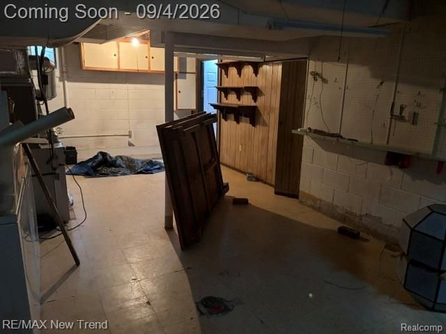 8715 N Wayne Road, Westland, MI 48185