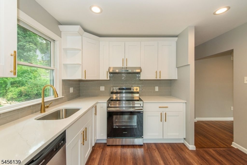 66 E Shore Rd, Jefferson Twp., NJ 07849 — photo 5