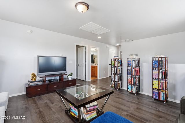 10215 E Placita Pinole, Tucson, AZ 85730