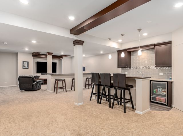 719 Eagle Brook Lane, Naperville, IL 60565