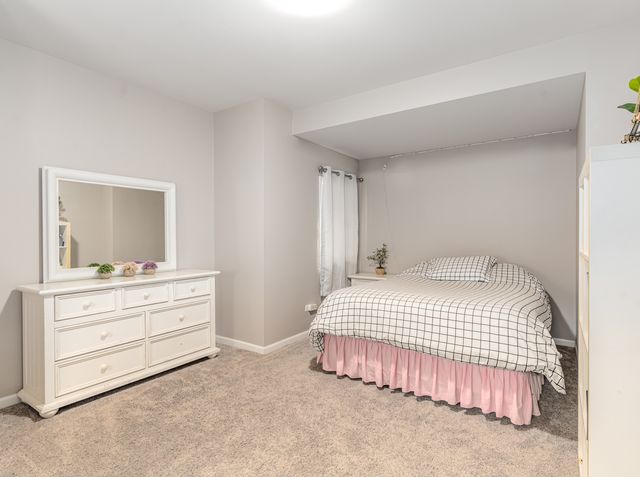 719 Eagle Brook Lane, Naperville, IL 60565