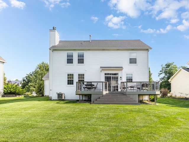 719 Eagle Brook Lane, Naperville, IL 60565