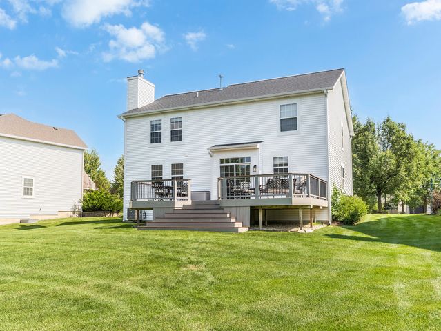 719 Eagle Brook Lane, Naperville, IL 60565