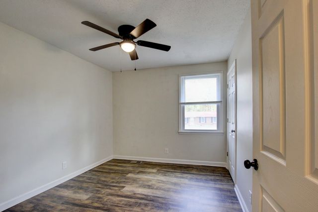402 Lillie Belle Ln, Clarksville, TN 37042