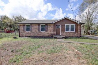 402 Lillie Belle Ln, Clarksville, TN 37042