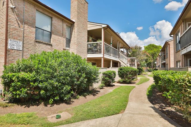 2100 Wilcrest Drive 127, Houston, TX 77042