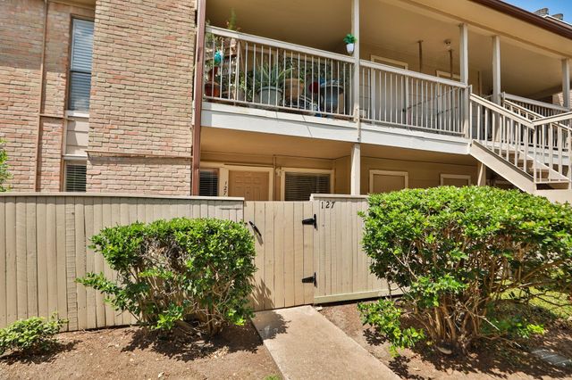 2100 Wilcrest Drive 127, Houston, TX 77042