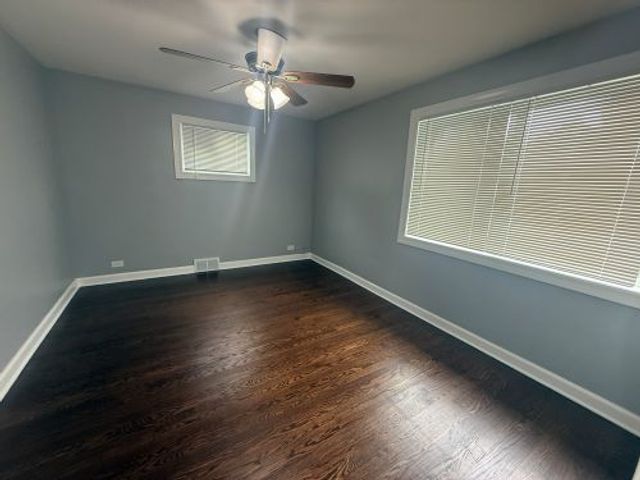 7323 N Damen Avenue, Chicago, IL 60645