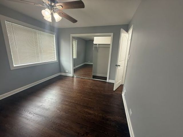 7323 N Damen Avenue, Chicago, IL 60645