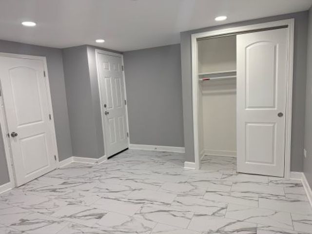 7323 N Damen Avenue, Chicago, IL 60645