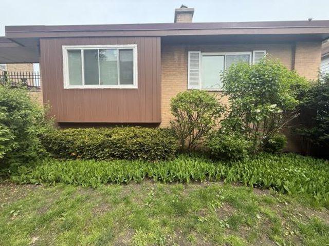 7323 N Damen Avenue, Chicago, IL 60645