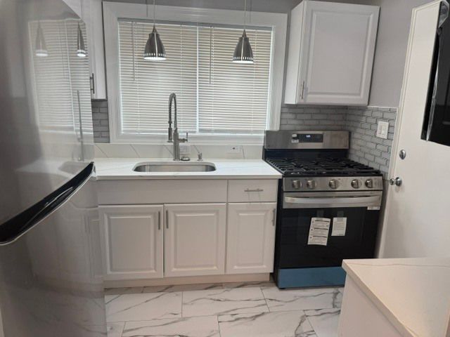 7323 N Damen Avenue, Chicago, IL 60645