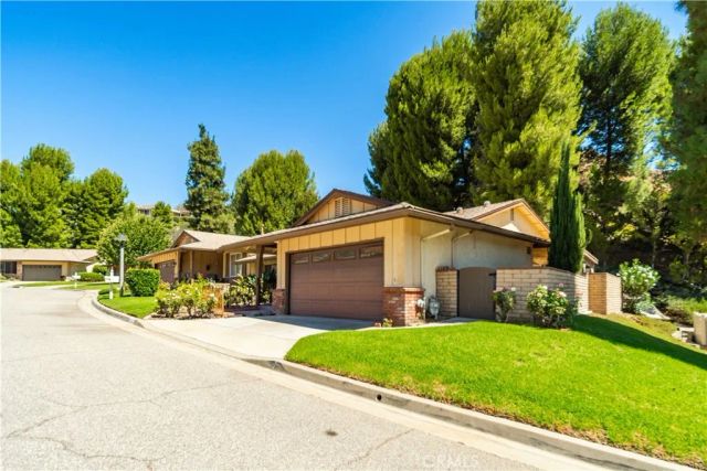 26562 Cardwick Court, Newhall, CA 91321