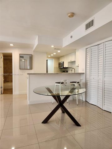 5201 Orduna Dr 14, Coral Gables, FL 33146