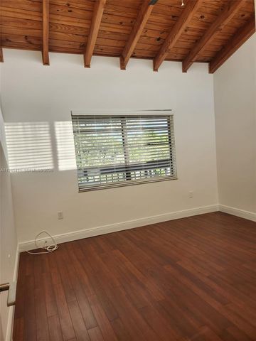 5201 Orduna Dr 14, Coral Gables, FL 33146