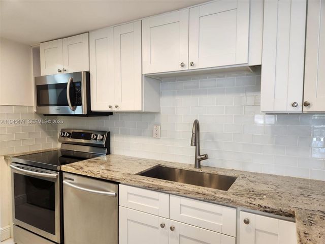 5201 Orduna Dr 14, Coral Gables, FL 33146