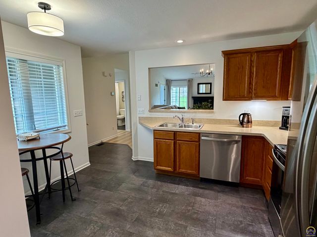 5312 SW 23rd ST, Topeka, KS 66614