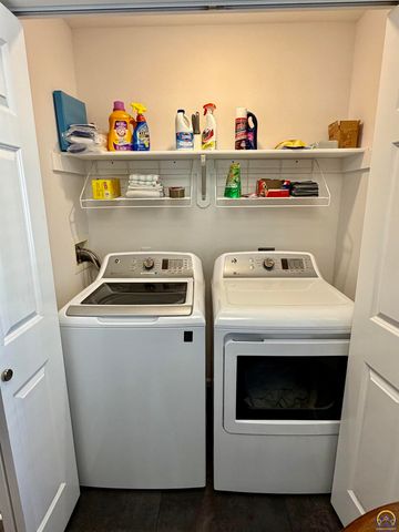 5312 SW 23rd ST, Topeka, KS 66614