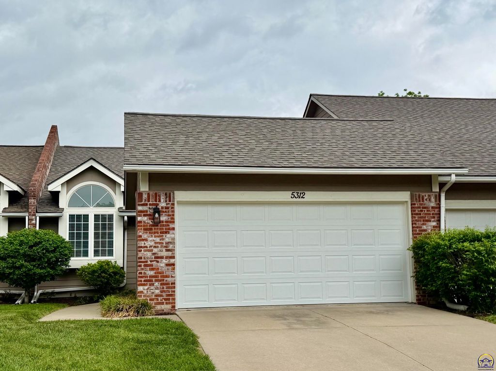 5312 SW 23rd ST, Topeka, KS 66614