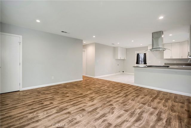 7417 Alabama Avenue, Canoga Park, CA 91303