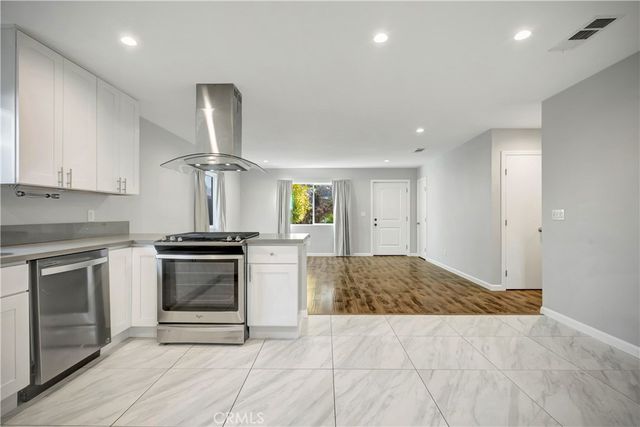 7417 Alabama Avenue, Canoga Park, CA 91303
