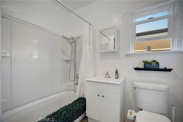 7417 Alabama Avenue, Canoga Park, CA 91303
