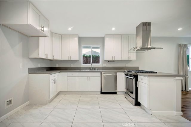 7417 Alabama Avenue, Canoga Park, CA 91303
