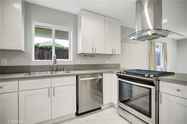 7417 Alabama Avenue, Canoga Park, CA 91303