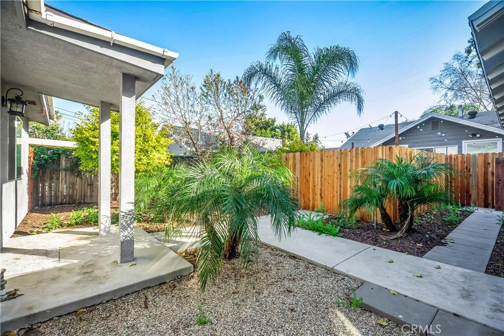 7417 Alabama Avenue, Canoga Park, CA 91303