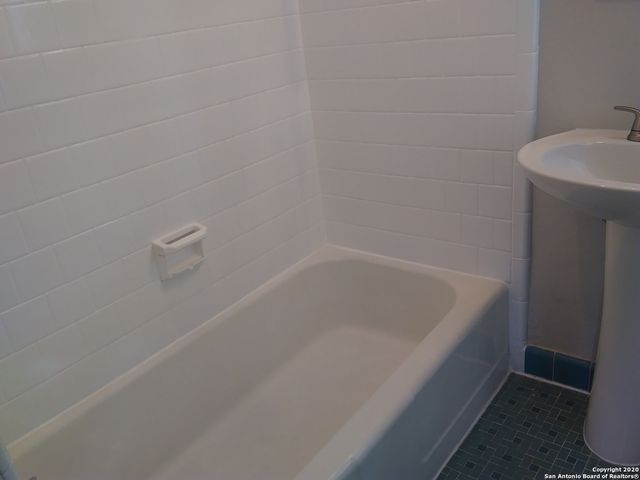 353 IRVINGTON DR, San Antonio, TX 78209