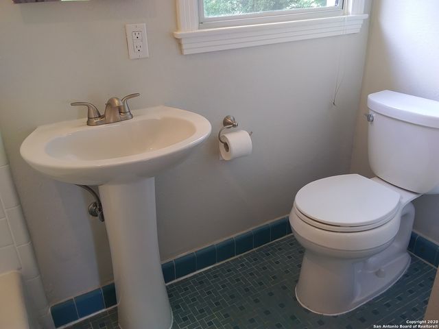 353 IRVINGTON DR, San Antonio, TX 78209