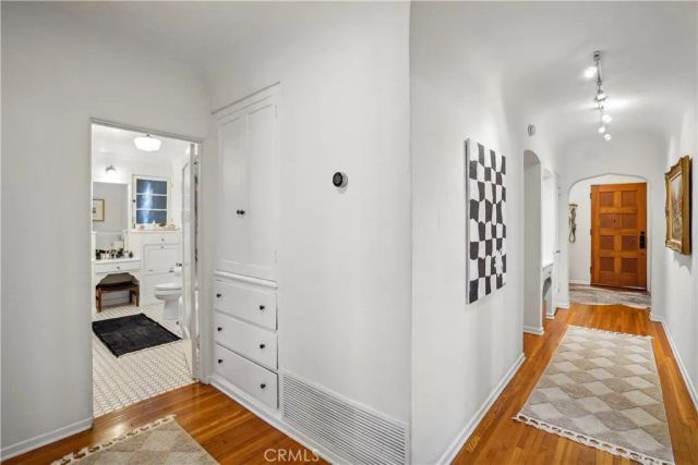 6145 W 6th Street, Los Angeles, CA 90048