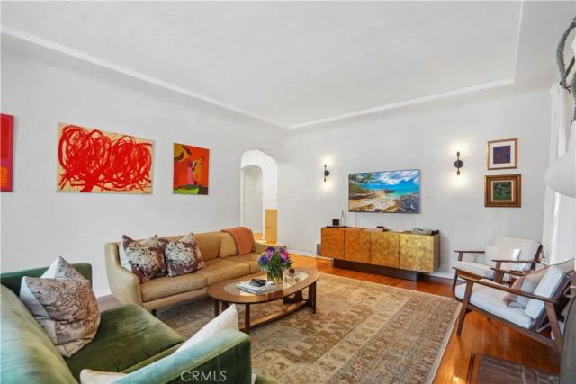6145 W 6th Street, Los Angeles, CA 90048