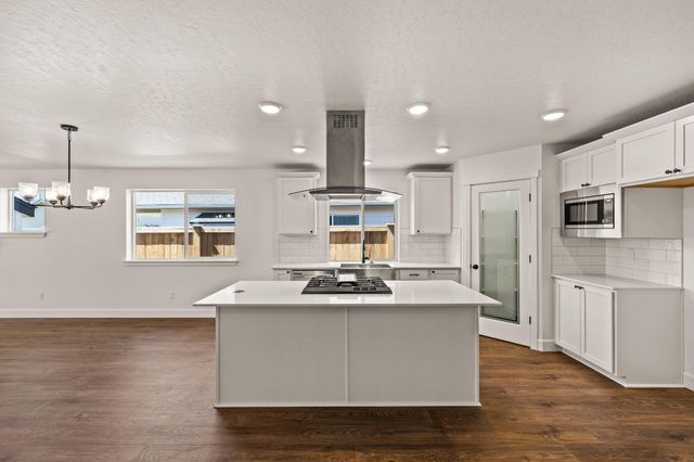 1062 NW Walnut Avenue 70, Redmond, OR 97756
