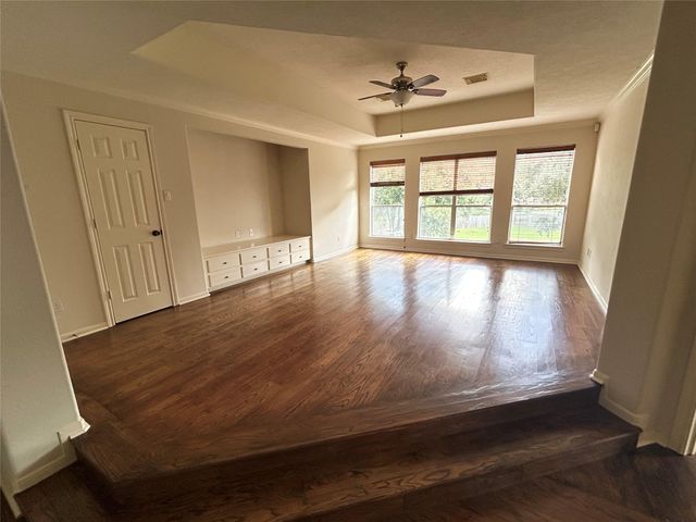 8230 Falling Water Court, Sugar Land, TX 77478