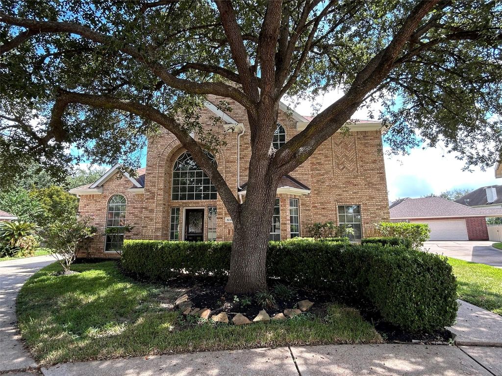 8230 Falling Water Court, Sugar Land, TX 77478