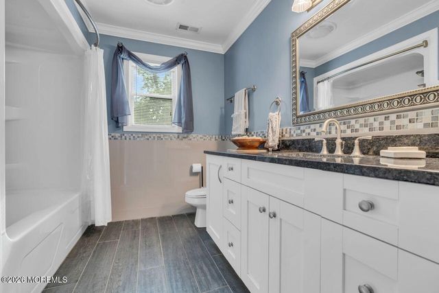 8 Highview Road, East Brunswick, NJ 08816