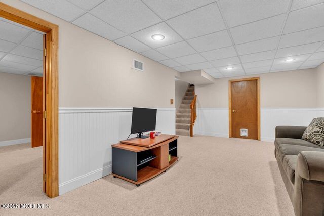 8 Highview Road, East Brunswick, NJ 08816