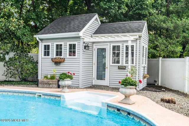 8 Highview Road, East Brunswick, NJ 08816