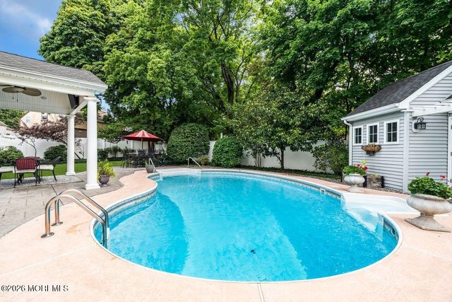 8 Highview Road, East Brunswick, NJ 08816
