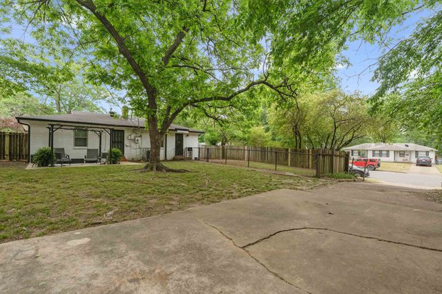 1407 IVY RD, Memphis, TN 38117